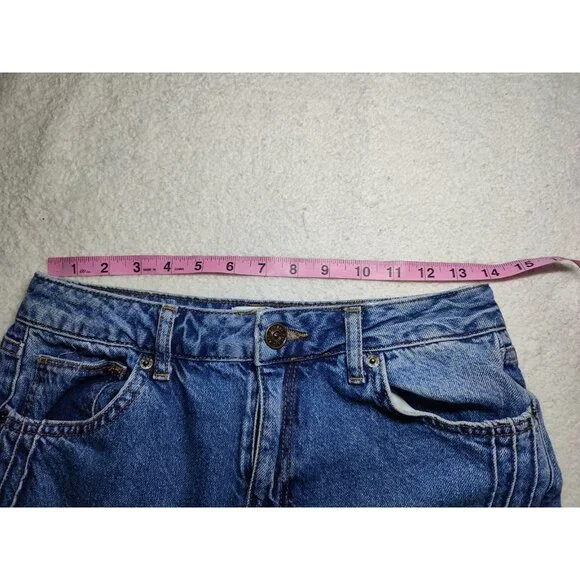 BDG / Urban Outfitters Pintuck Tapered Mom Jeans Medium Wash Size 27 - Picture 6 of 7